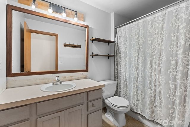 610 Bertha Avenue, Bremerton, WA 98312