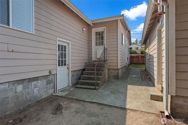 610 Bertha Avenue, Bremerton, WA 98312