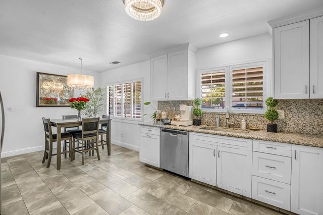 4690 N Barton Avenue, Fresno, CA 93726