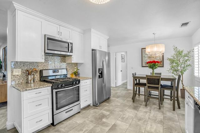 4690 N Barton Avenue, Fresno, CA 93726