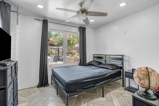 4690 N Barton Avenue, Fresno, CA 93726