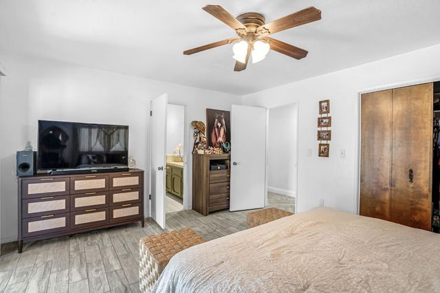 4690 N Barton Avenue, Fresno, CA 93726