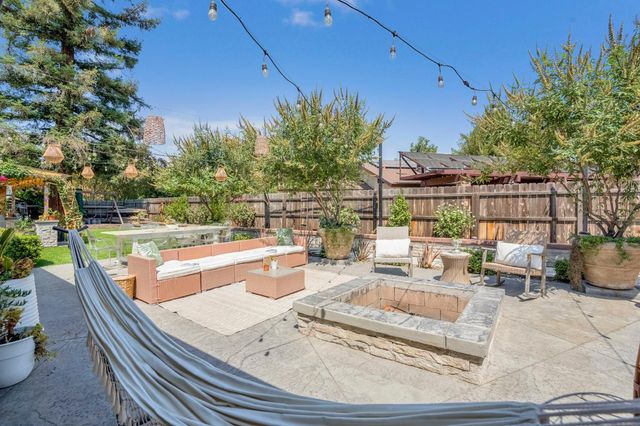 4690 N Barton Avenue, Fresno, CA 93726