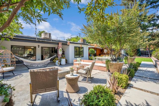 4690 N Barton Avenue, Fresno, CA 93726