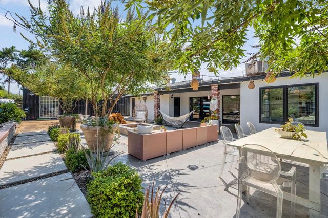 4690 N Barton Avenue, Fresno, CA 93726