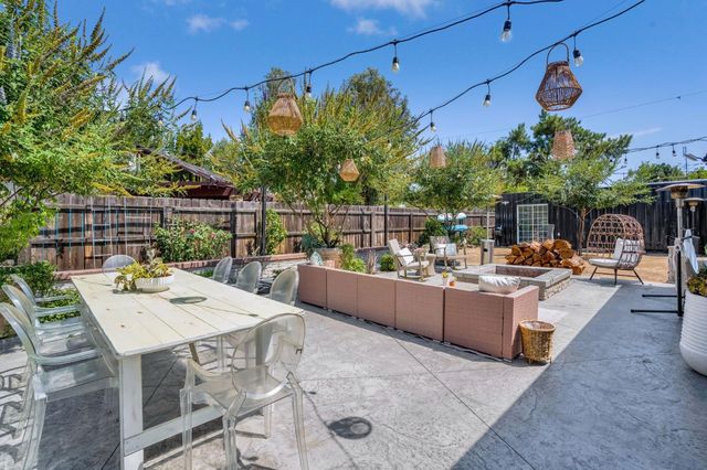 4690 N Barton Avenue, Fresno, CA 93726