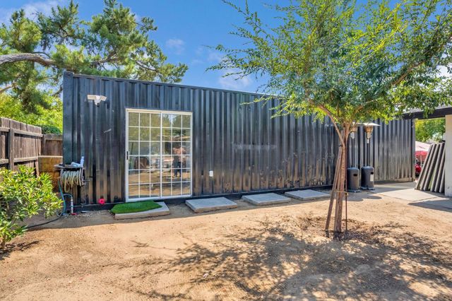 4690 N Barton Avenue, Fresno, CA 93726