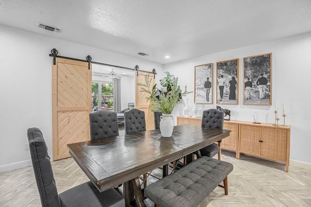 4690 N Barton Avenue, Fresno, CA 93726
