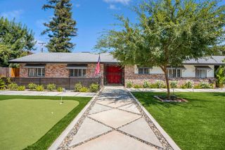4690 N Barton Avenue, Fresno, CA 93726