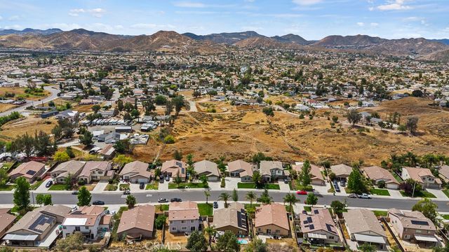 23717 Cheyenne Canyon, Menifee, CA 92587