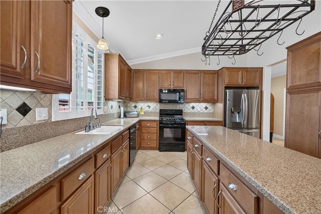 7704 Armour, Hemet, CA 92545