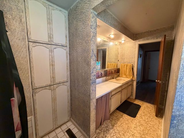 129 W 55th St. S., Wichita, KS 67217