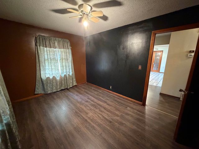 129 W 55th St. S., Wichita, KS 67217