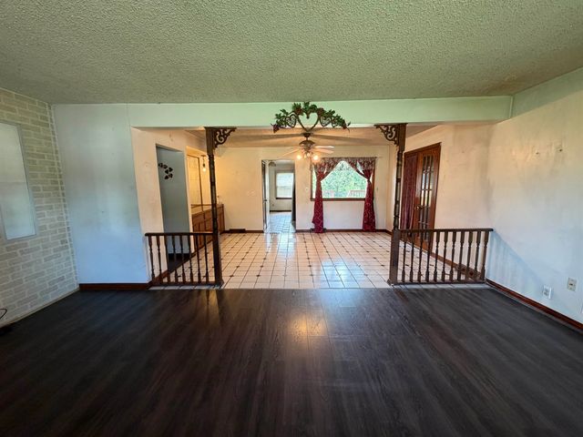 129 W 55th St. S., Wichita, KS 67217