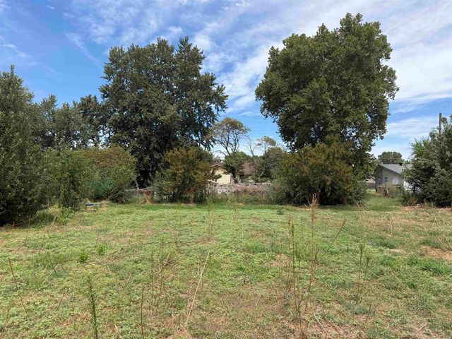 129 W 55th St. S., Wichita, KS 67217