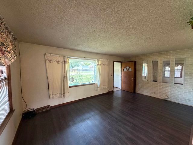 129 W 55th St. S., Wichita, KS 67217
