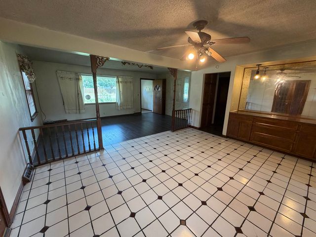 129 W 55th St. S., Wichita, KS 67217