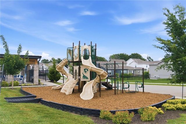 8803 SW 8th Street, Blue Springs, MO 64064