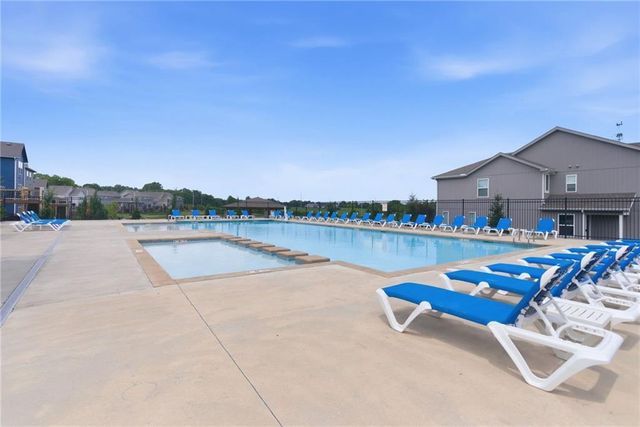 8803 SW 8th Street, Blue Springs, MO 64064
