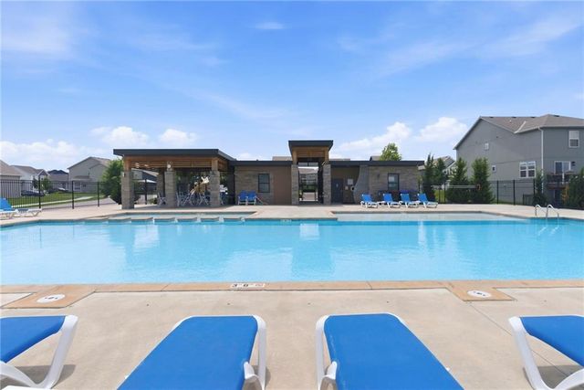 8803 SW 8th Street, Blue Springs, MO 64064