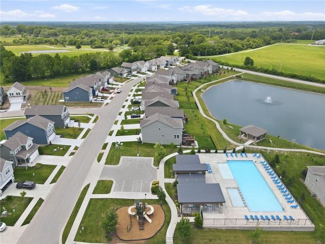 8803 SW 8th Street, Blue Springs, MO 64064