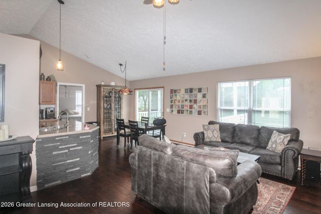 509 Laurens Way 29, Potterville, MI 48876