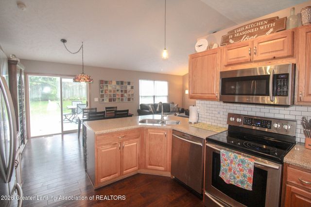 509 Laurens Way 29, Potterville, MI 48876