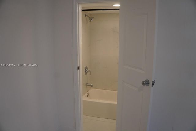 61 SW 58th Ct D, Miami, FL 33144