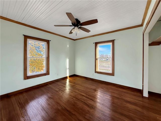 1318 S Saint Louis Street, Concordia, MO 64020