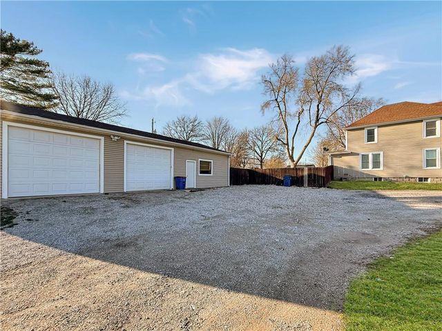 1318 S Saint Louis Street, Concordia, MO 64020