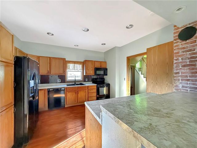 1318 S Saint Louis Street, Concordia, MO 64020