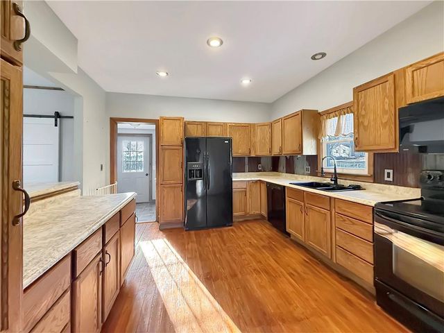 1318 S Saint Louis Street, Concordia, MO 64020