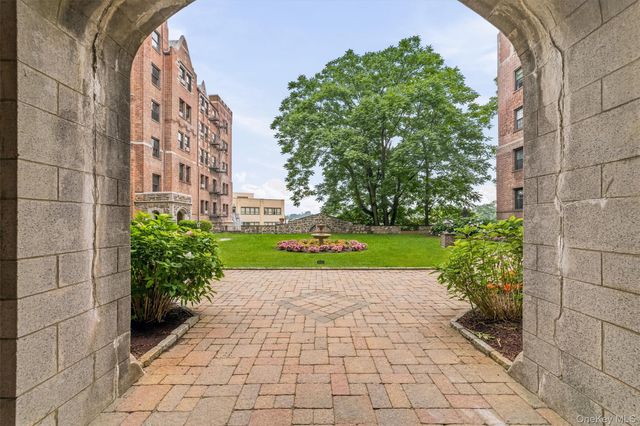 23 Old Mamaroneck Rd Apt. 5Q, White Plains, NY 10605