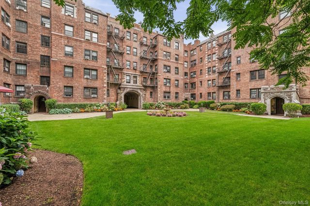 23 Old Mamaroneck Rd Apt. 5Q, White Plains, NY 10605