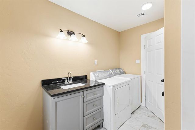 1514 W McAlester, Sulphur, OK 73086