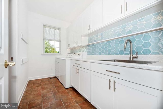 2415 SHAWNEE DR, Finksburg, MD 21048