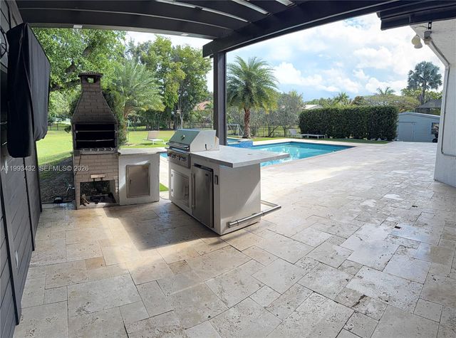 17101 SW 64th Ct, Southwest Ranches, FL 33331