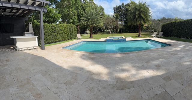 17101 SW 64th Ct, Southwest Ranches, FL 33331