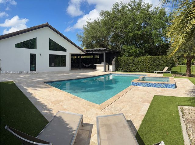 17101 SW 64th Ct, Southwest Ranches, FL 33331