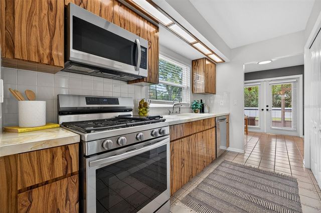 1700 GLEN LAKES BOULEVARD N, St Petersburg, FL 33702