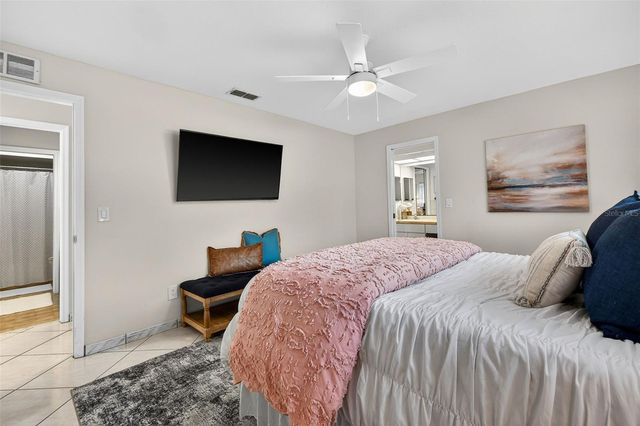 1700 GLEN LAKES BOULEVARD N, St Petersburg, FL 33702