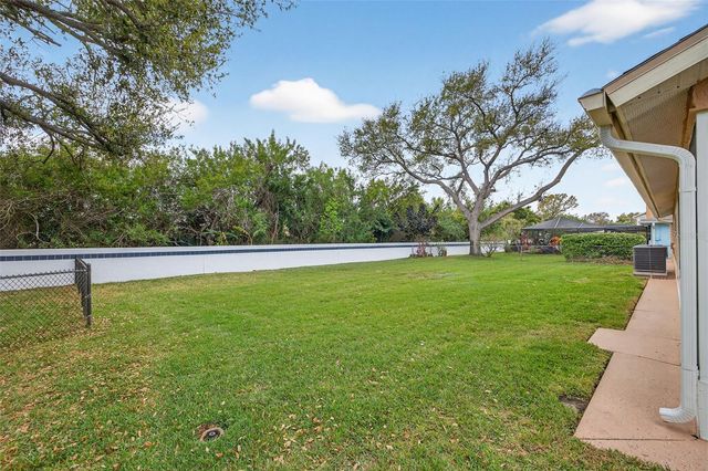 1700 GLEN LAKES BOULEVARD N, St Petersburg, FL 33702