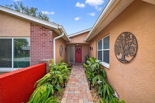 1700 GLEN LAKES BOULEVARD N, St Petersburg, FL 33702