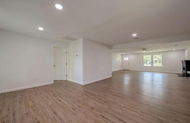 4702 Majestic Street, Houston, TX 77026