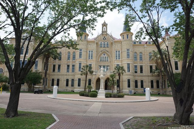 1905 Buena Vista St Unit 1, San Antonio, TX 78207