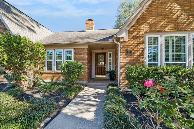 3206 Woodland View Drive, Kingwood, TX 77345