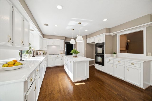 3206 Woodland View Drive, Kingwood, TX 77345