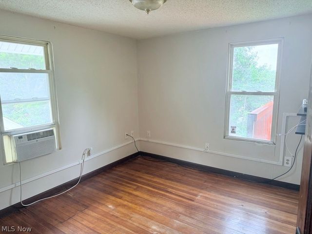 2132 10th Street SW, Akron, OH 44314