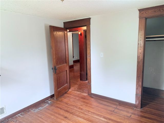 2132 10th Street SW, Akron, OH 44314