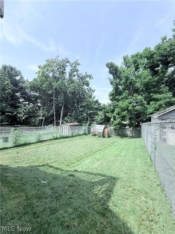 2132 10th Street SW, Akron, OH 44314